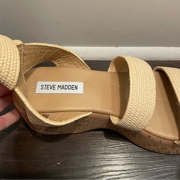 Steve Madden Cream Platform Sandals with Chunky Sole New - Picture 4 of 8